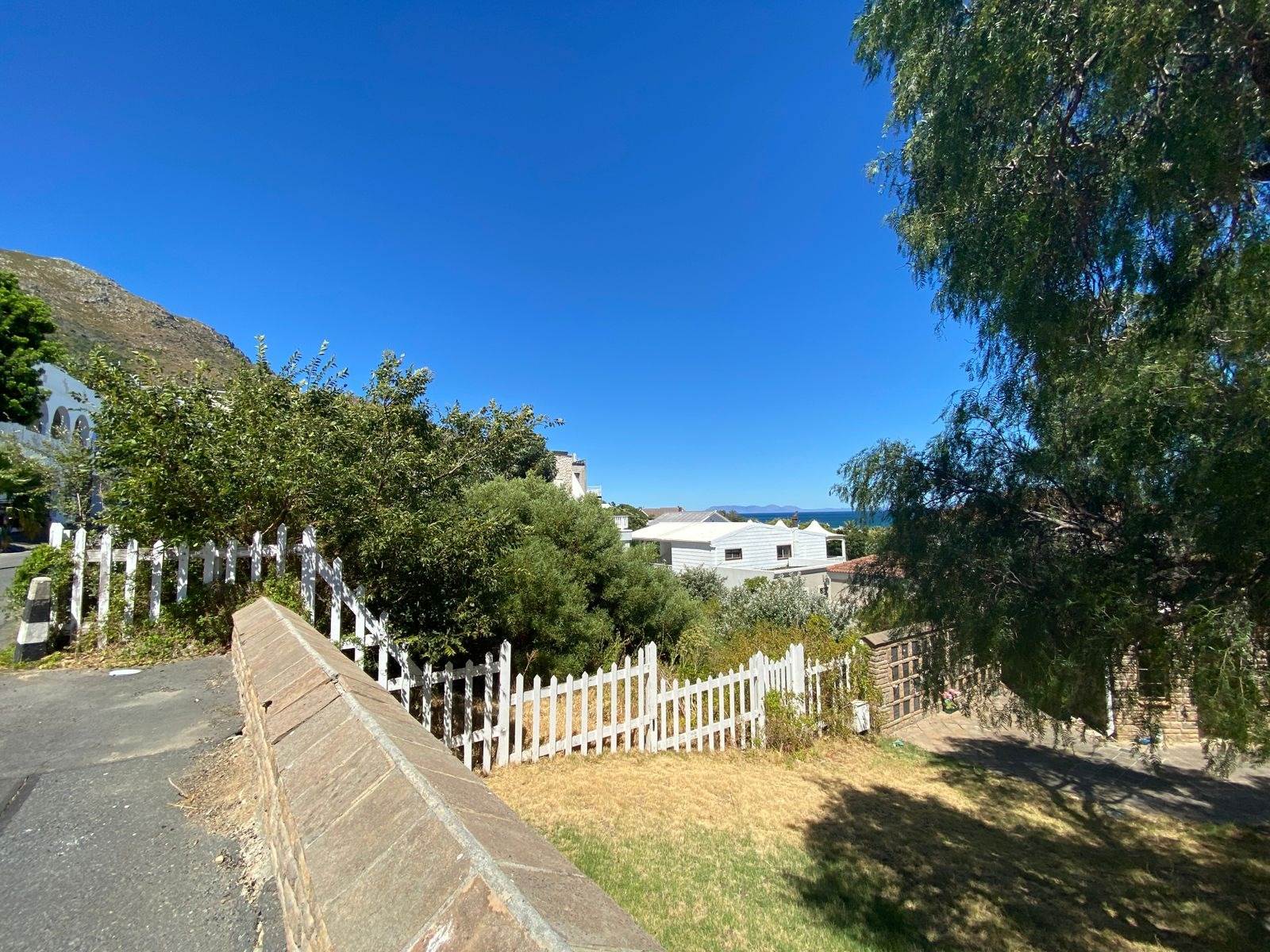 375 m² Land available in Gordons Bay Central photo number 2