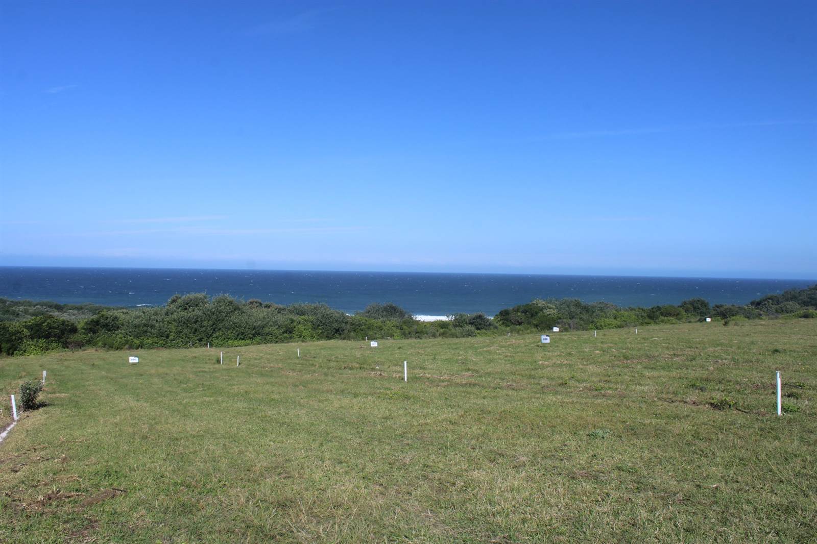 1035 m² Land available in Kidds Beach photo number 26