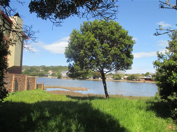 776 m² Land available in Great Brak River