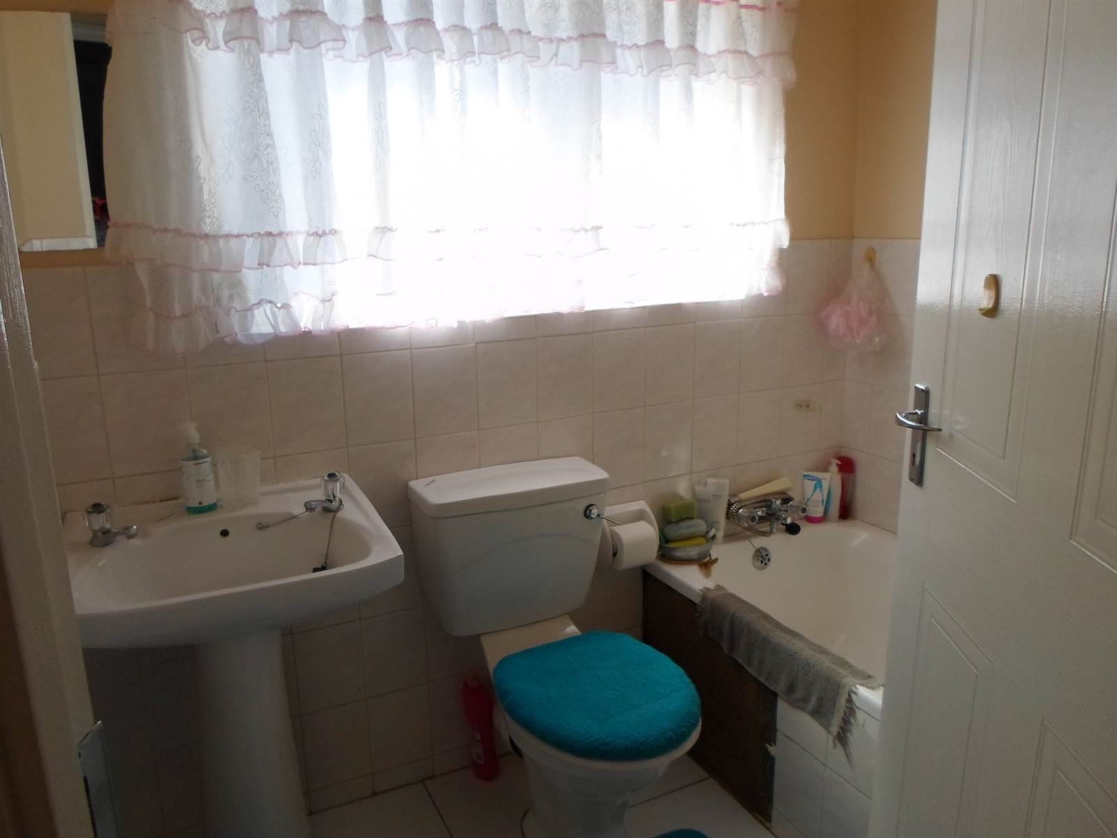 2 Bed Apartment in King Williams Town photo number 10