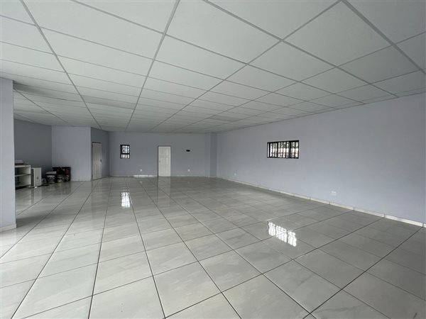 85  m² Commercial space