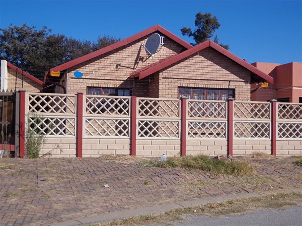 3 Bedroom House 3 Bedroom House