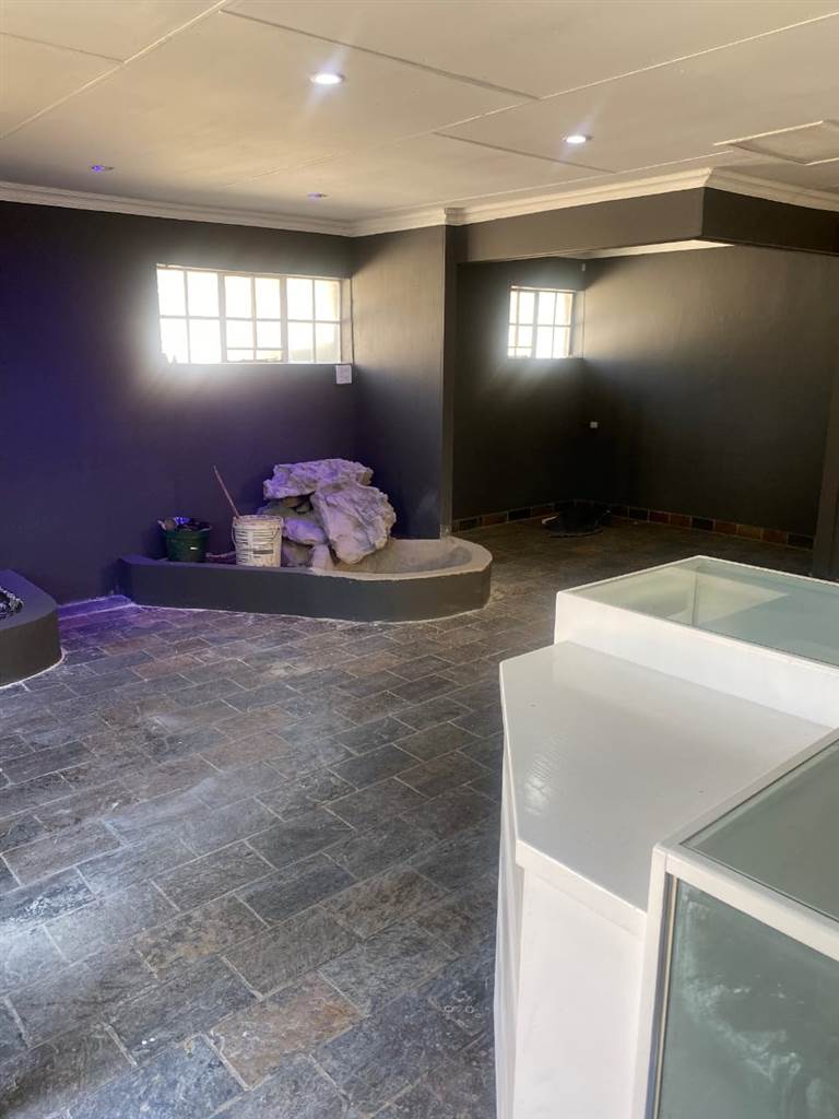 612  m² Commercial space in Northcliff photo number 8