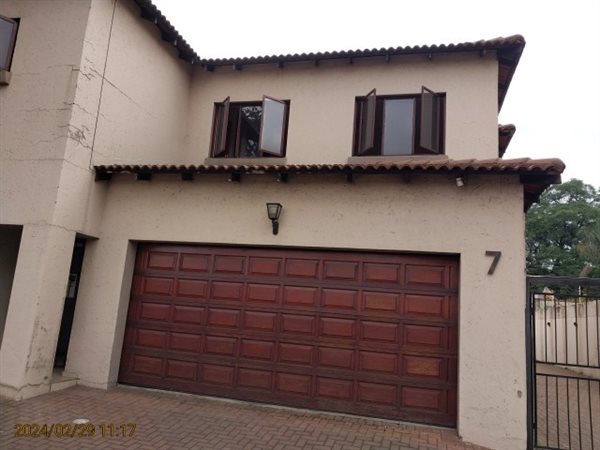 5 Bed Townhouse in Bedfordview