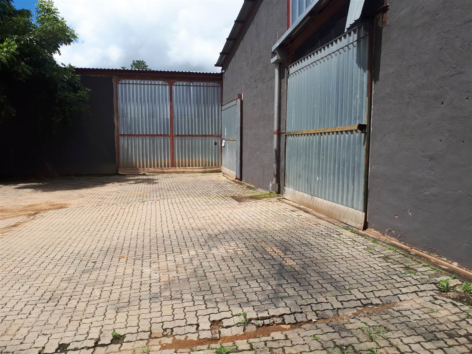 320  m² Industrial space in Nelspruit photo number 1