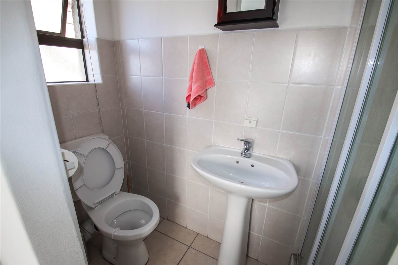 2 Bed Apartment in Vredekloof East photo number 10