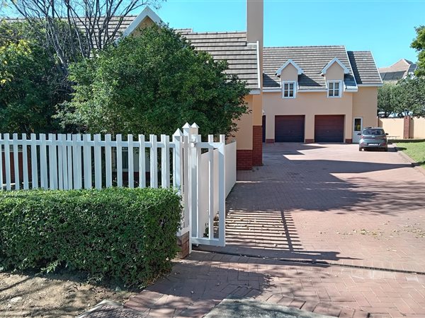 4 Bedroom House 4 Bedroom House