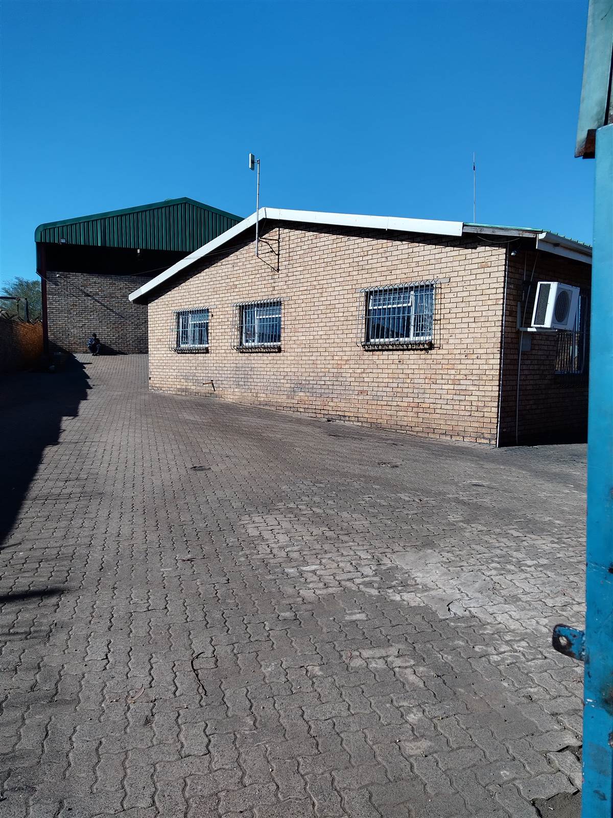 580  m² Industrial space in Klipfontein photo number 2