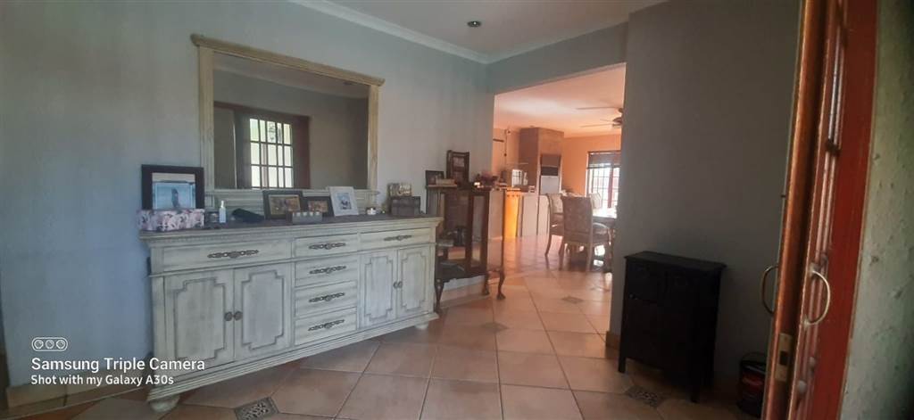 6 Bed House in Secunda photo number 8