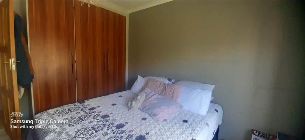 6 Bed House in Secunda photo number 17