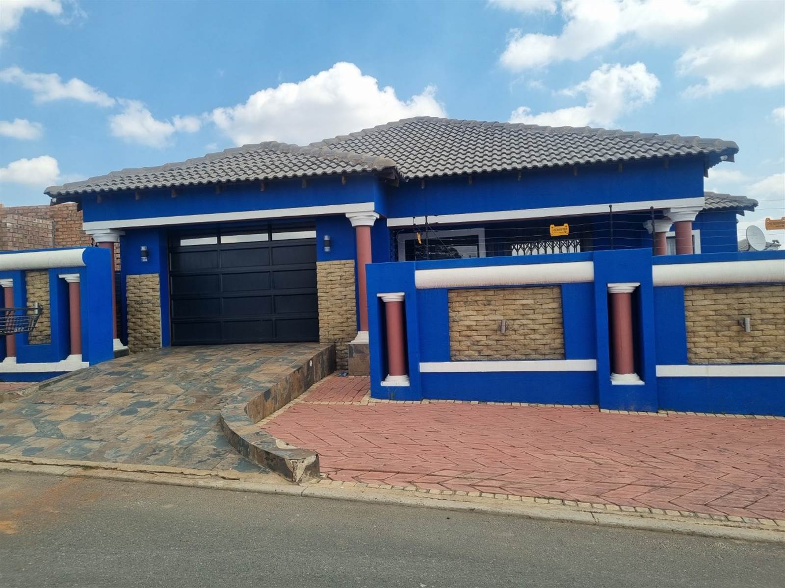 3 Bed House in Duvha Park photo number 3