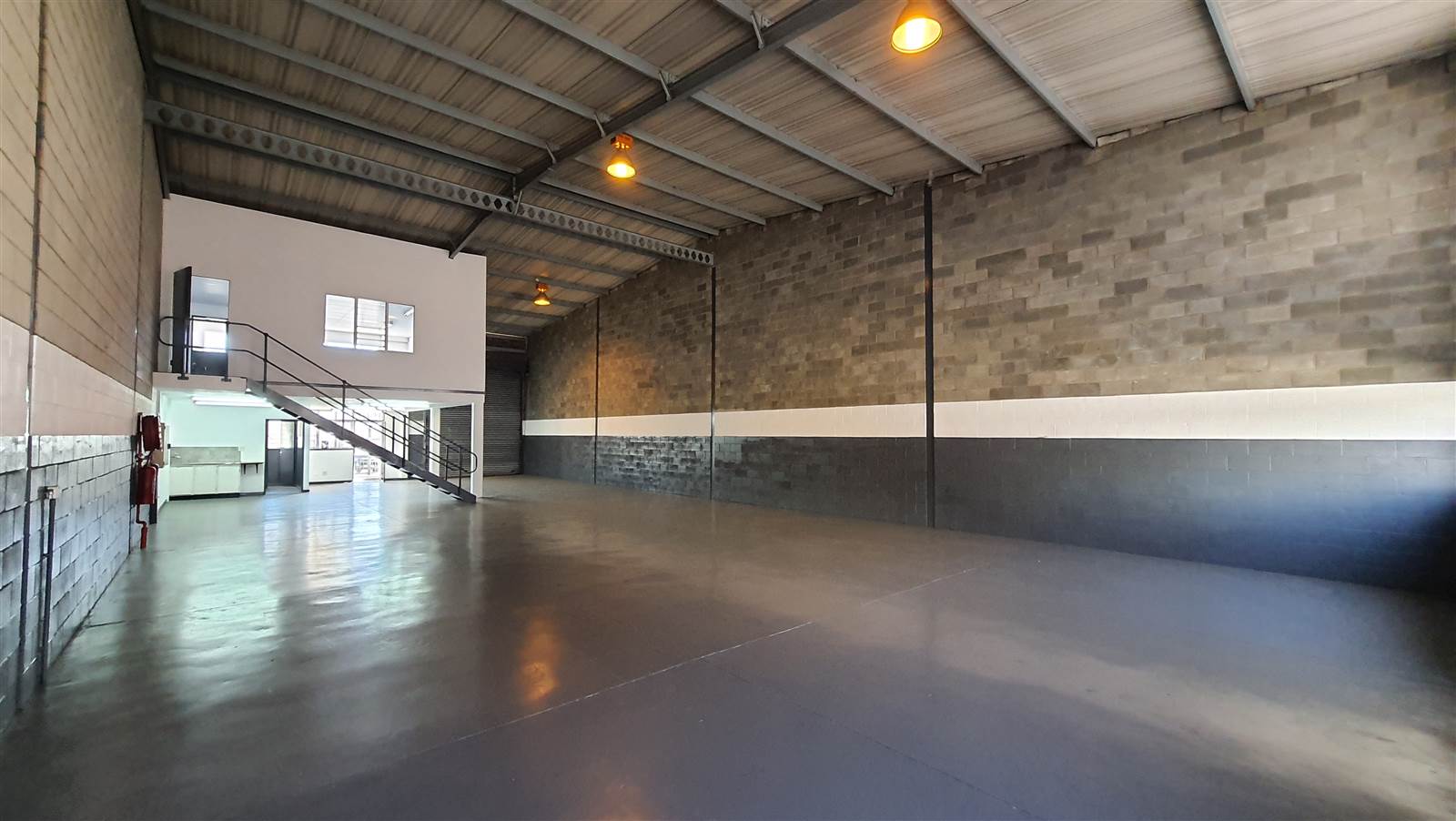 370  m² Industrial space in Spartan photo number 7
