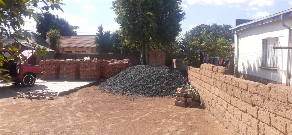 450 m² Land available in Soshanguve photo number 27