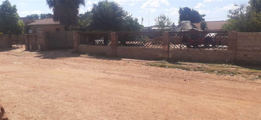 450 m² Land available in Soshanguve photo number 10