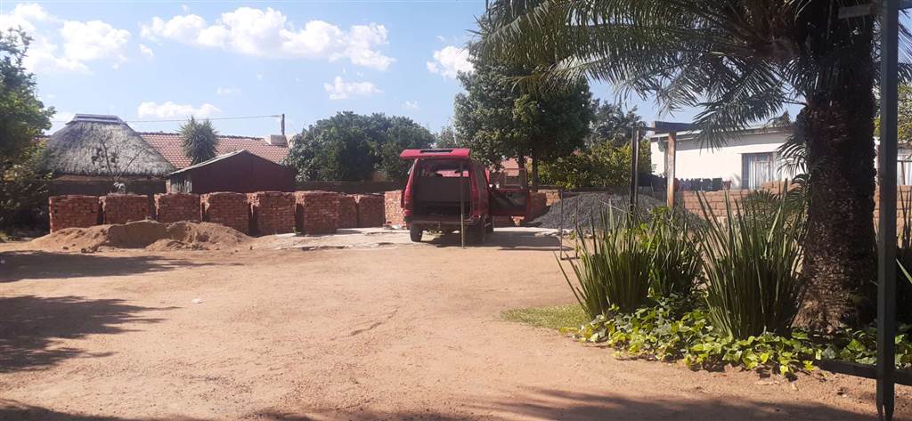 450 m² Land available in Soshanguve photo number 25