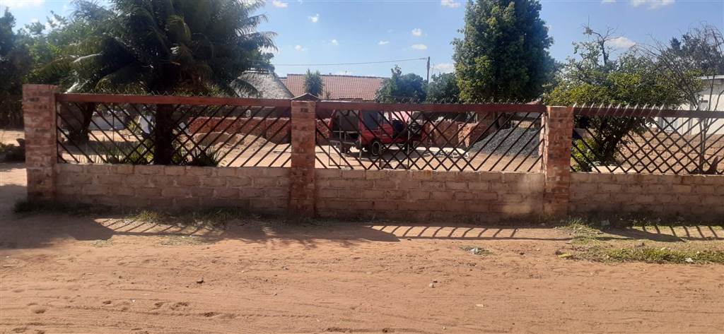 450 m² Land available in Soshanguve photo number 14
