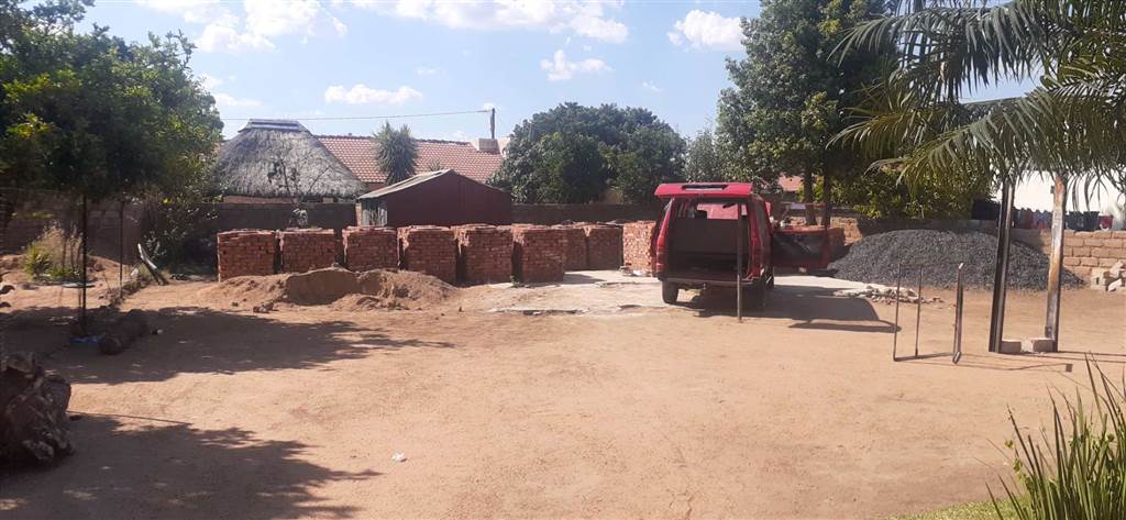450 m² Land available in Soshanguve photo number 22