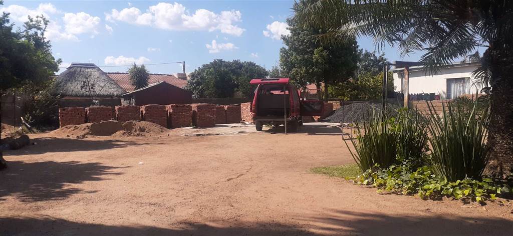 450 m² Land available in Soshanguve photo number 24