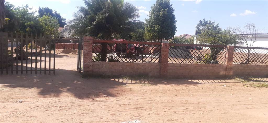 450 m² Land available in Soshanguve photo number 13