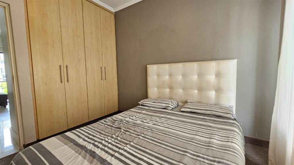 2 Bed Apartment in New Town Centre photo number 16