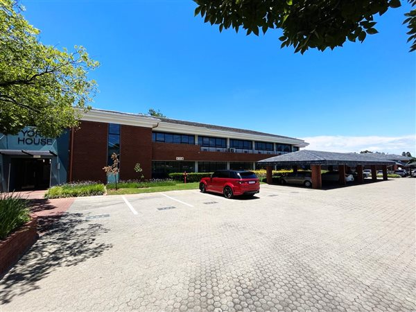 88.6999969482422  m² Commercial space