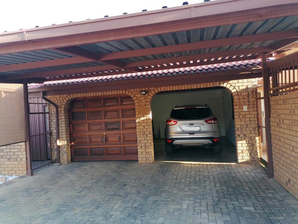 3 Bed House in Modimolle photo number 12