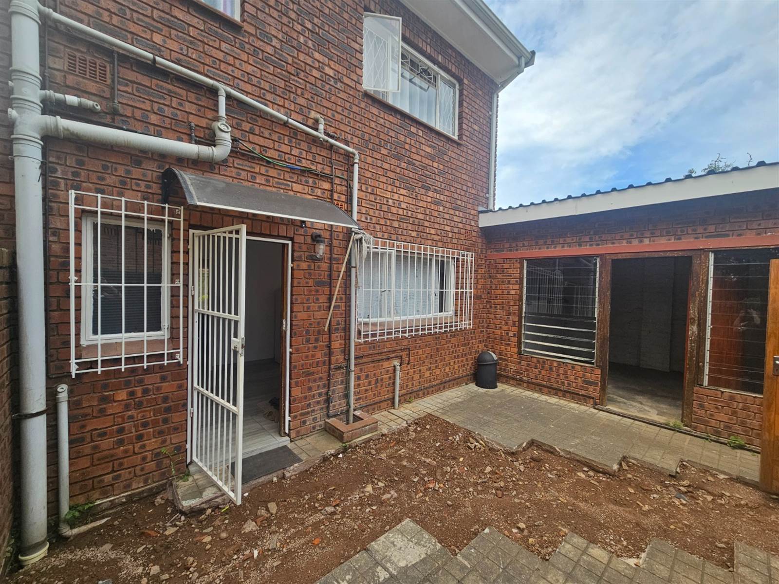 2 Bed Townhouse in Scottsville photo number 3