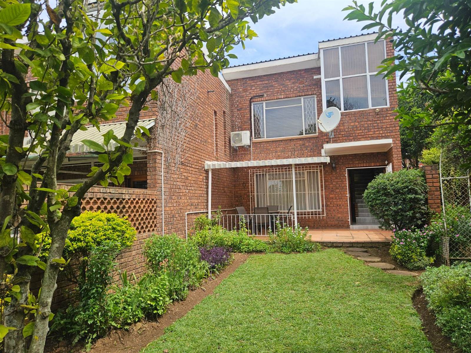 2 Bed Townhouse in Scottsville photo number 24