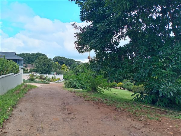 1 380 m² Land