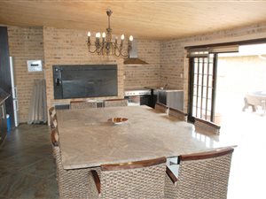 4 Bed House in Lochvaal