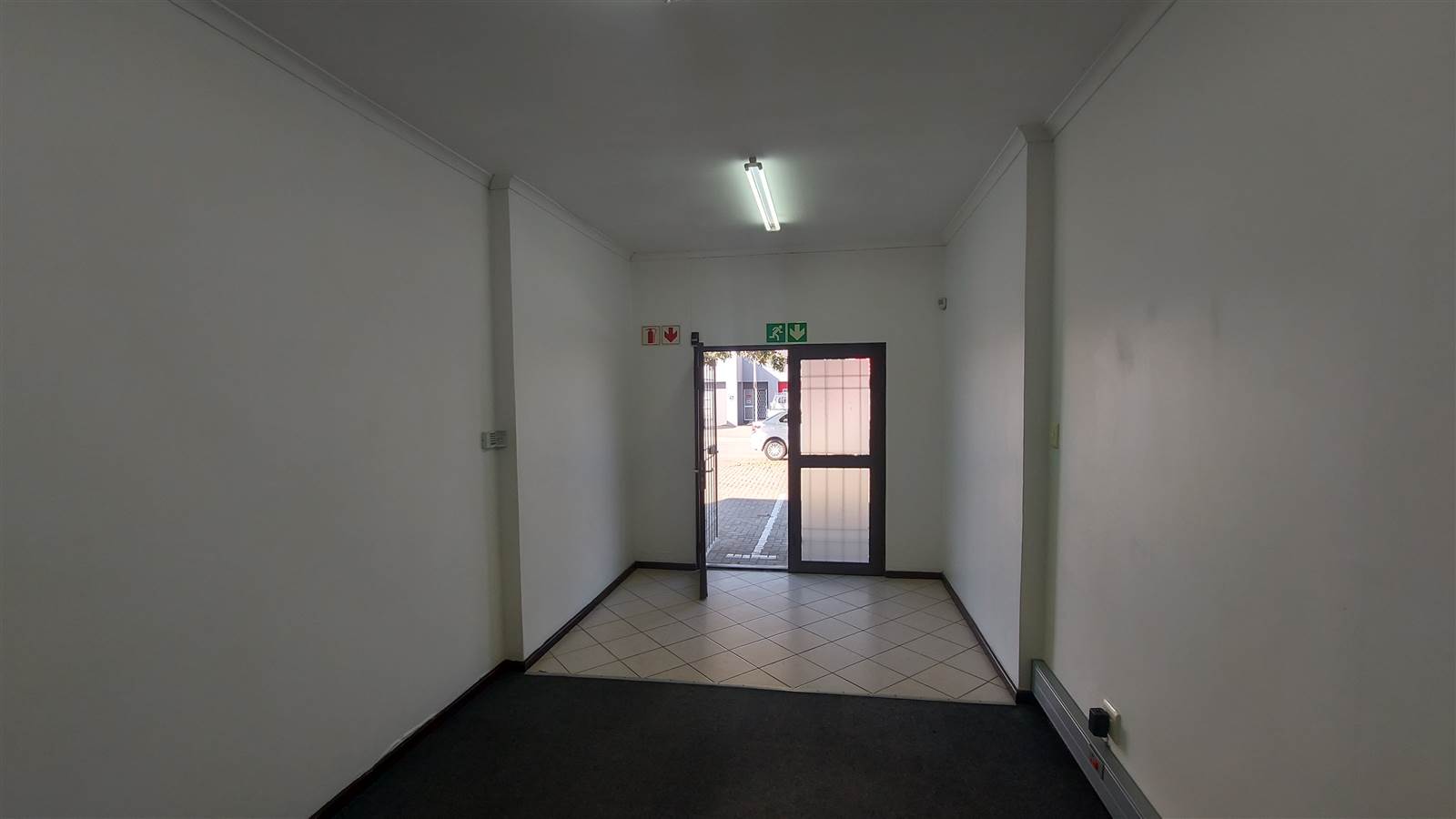 90  m² Commercial space in Newton Park photo number 5