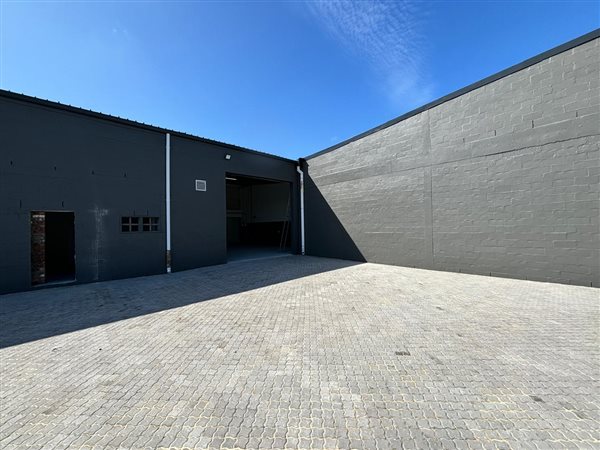 345  m² Industrial space