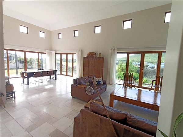4 Bedroom House 4 Bedroom House