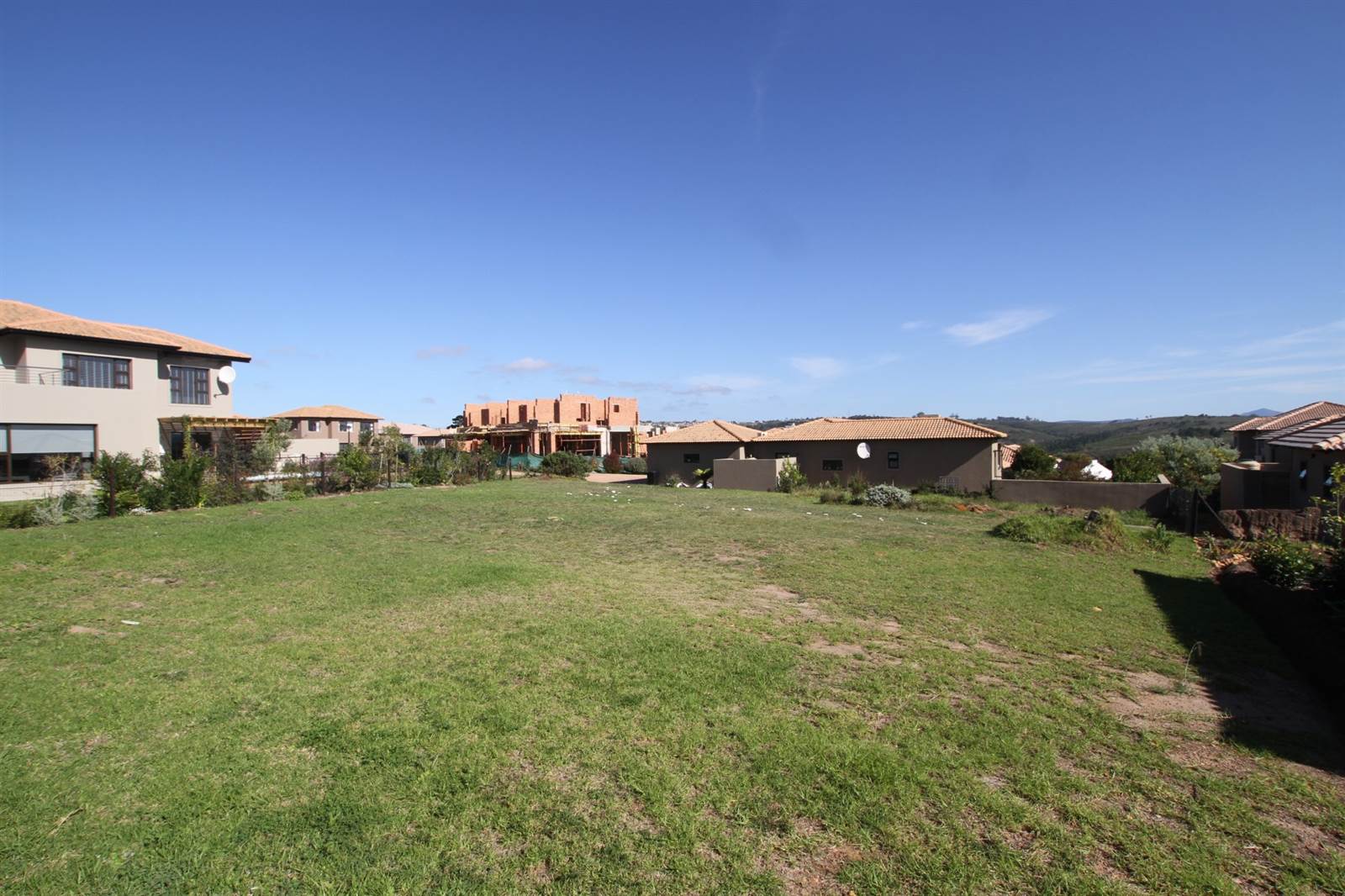 872 m² Land available in The Hill Estate photo number 4