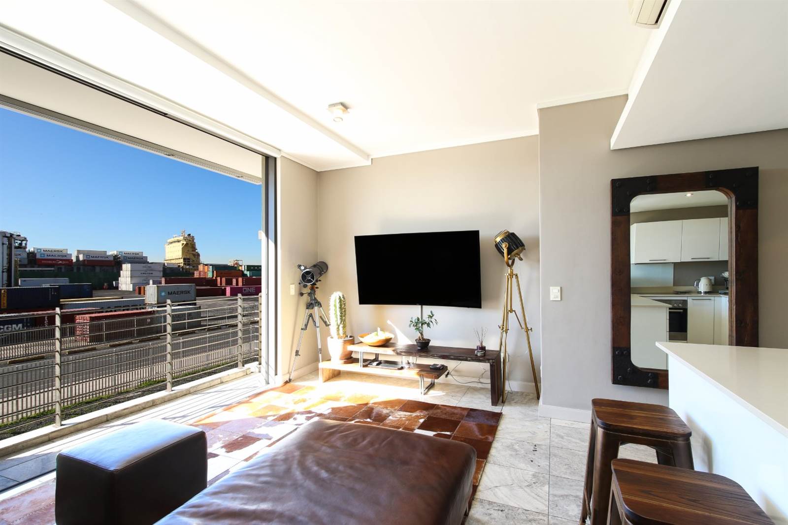 1 Bed Flat in Foreshore photo number 7