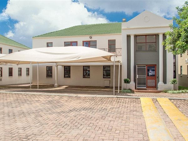 349  m² Commercial space