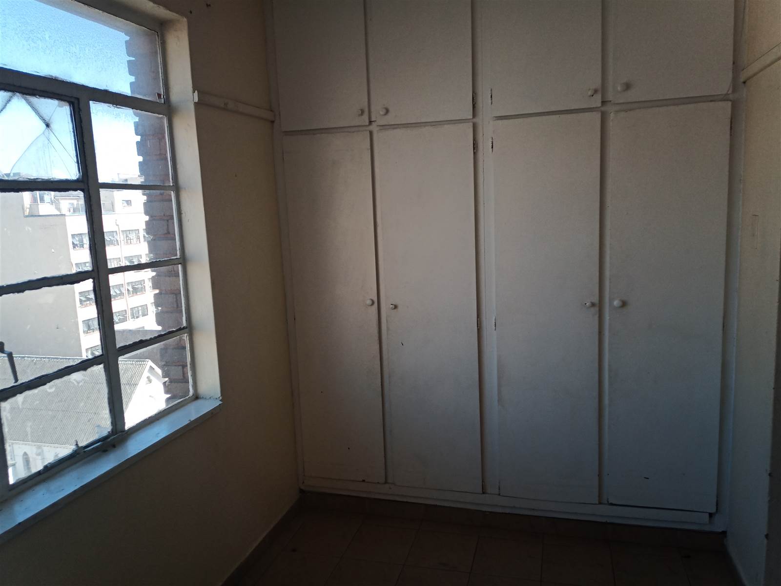 1 Bed Flat in Durban CBD photo number 5