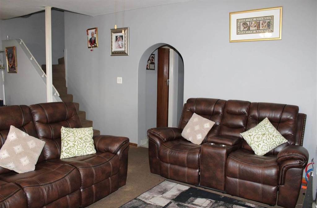 3 Bed Townhouse in Eastleigh photo number 8