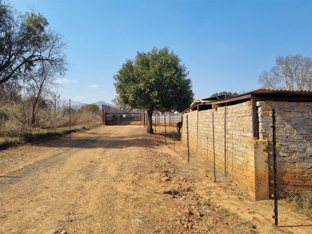 14 ha Land available in Olifantsfontein photo number 4