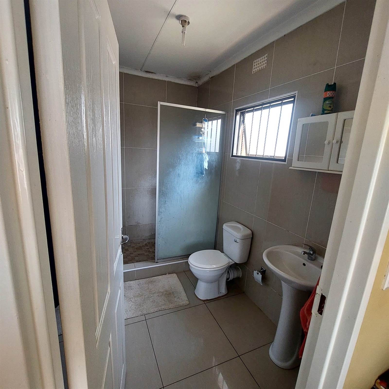 3 Bed House in Estcourt photo number 6
