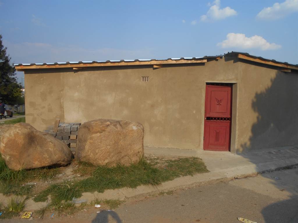 11 Bed House in Tembisa photo number 25