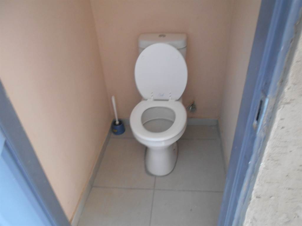 11 Bed House in Tembisa photo number 19