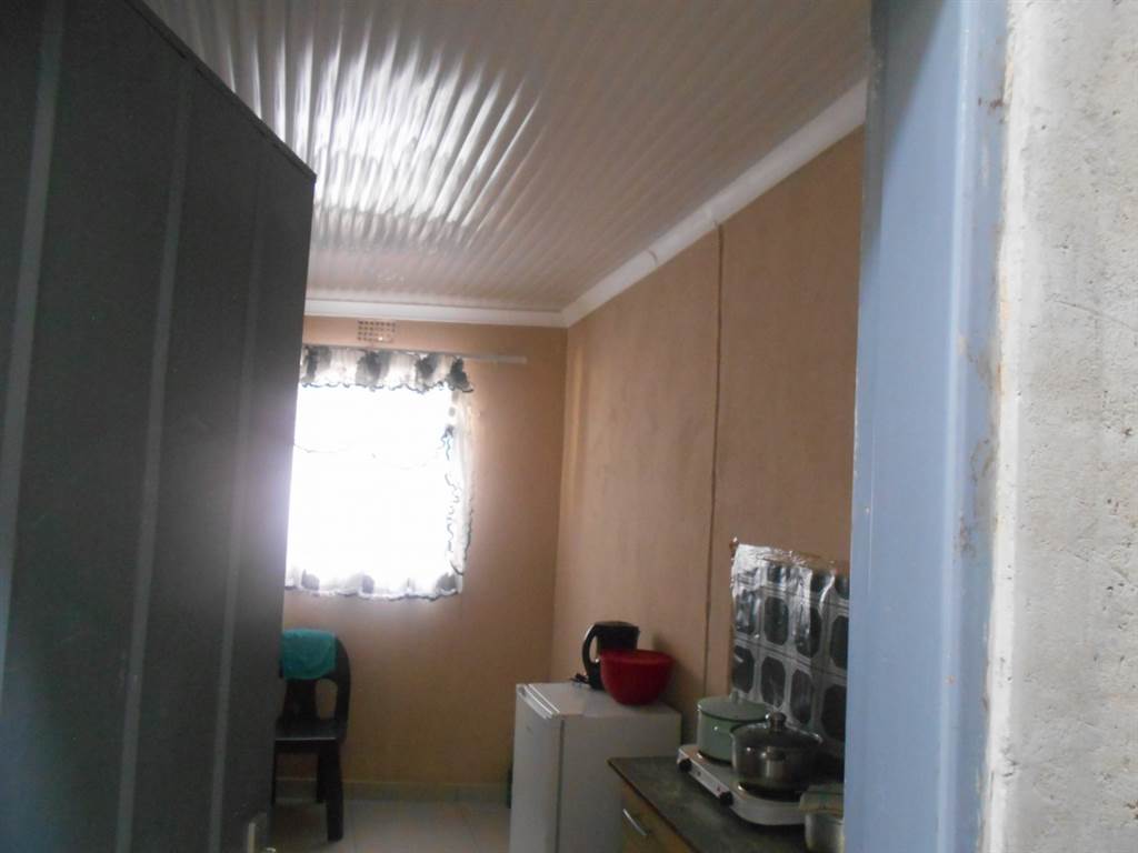 11 Bed House in Tembisa photo number 18