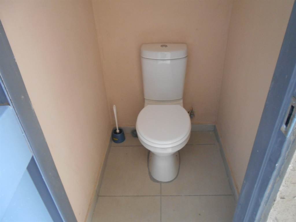 11 Bed House in Tembisa photo number 20