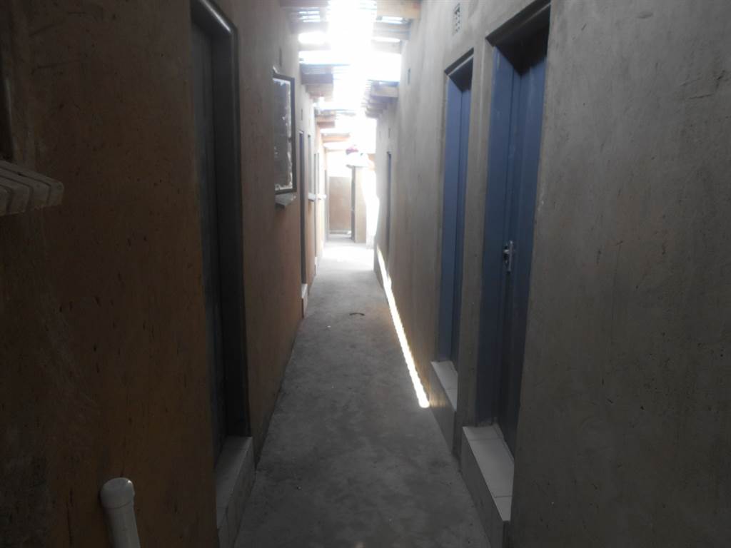 11 Bed House in Tembisa photo number 8