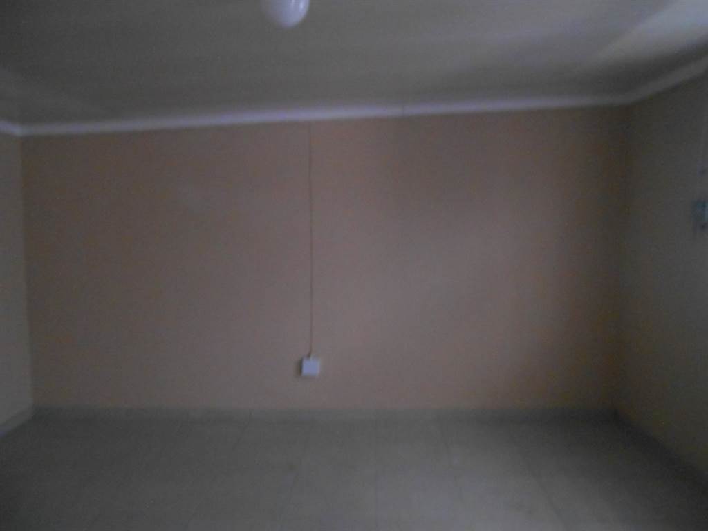 11 Bed House in Tembisa photo number 13