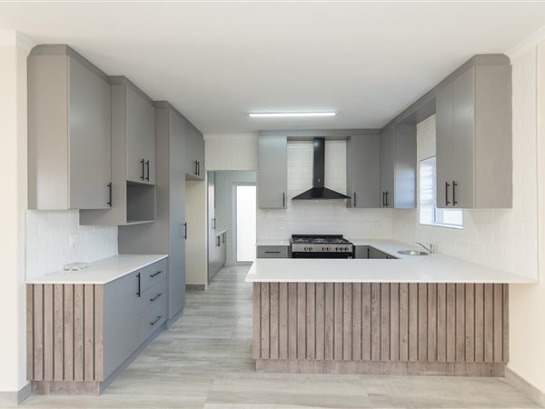 3 Bedroom Townhouse 3 Bedroom Townhouse