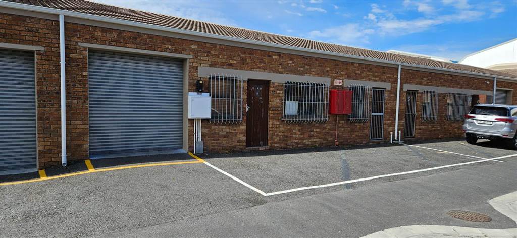 150  m² Industrial space in Montague Gardens photo number 1