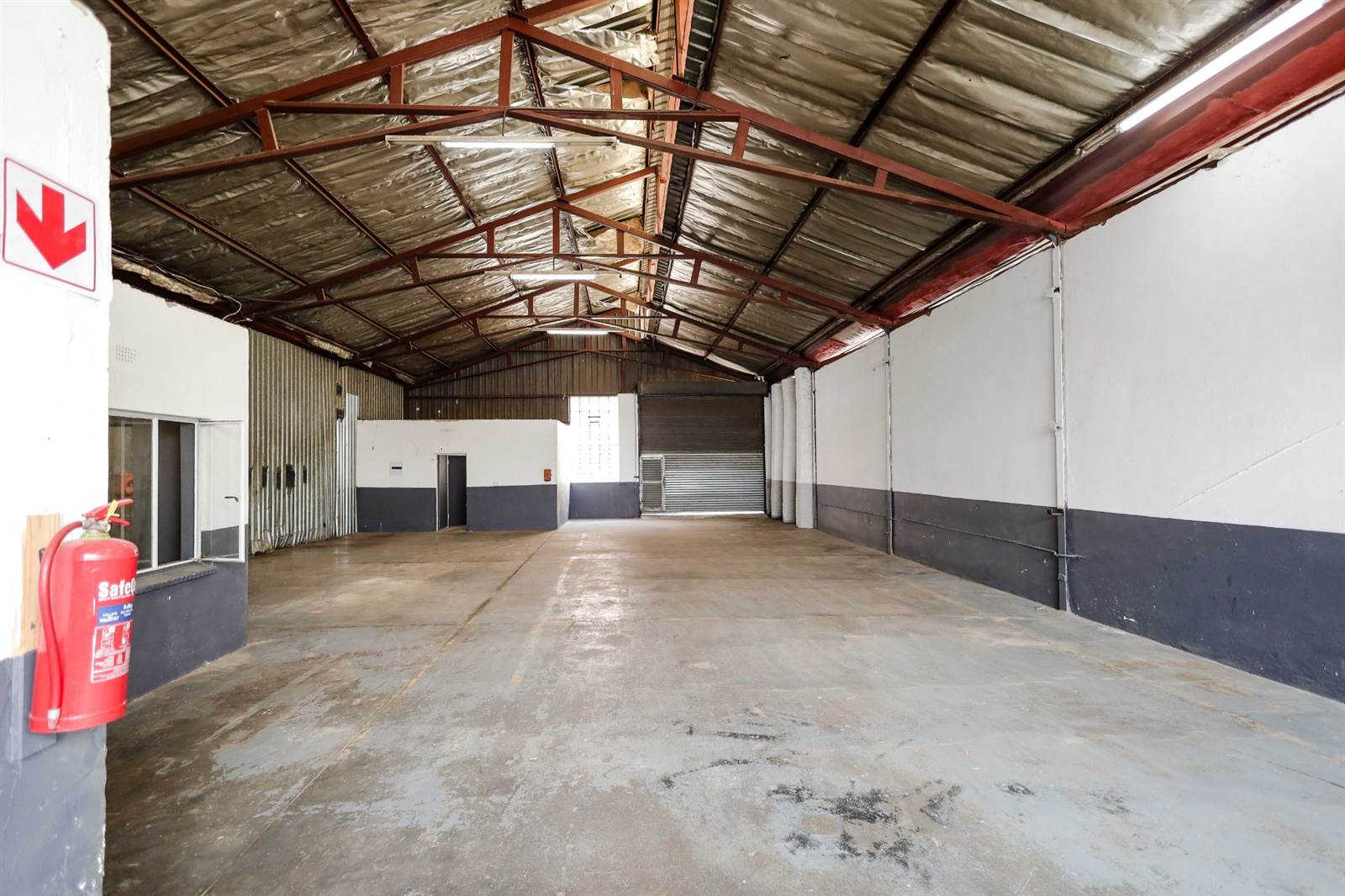 300  m² Industrial space in Anderbolt photo number 1
