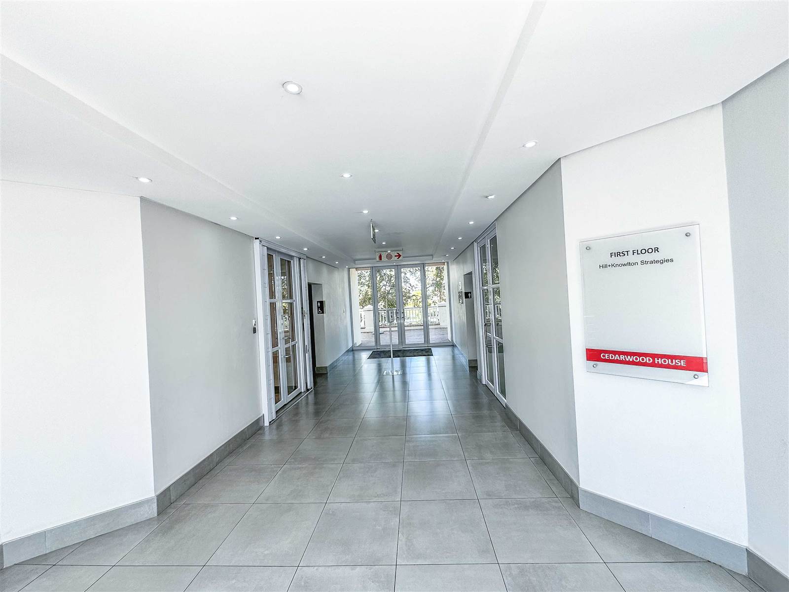 690  m² Commercial space in Bryanston photo number 3